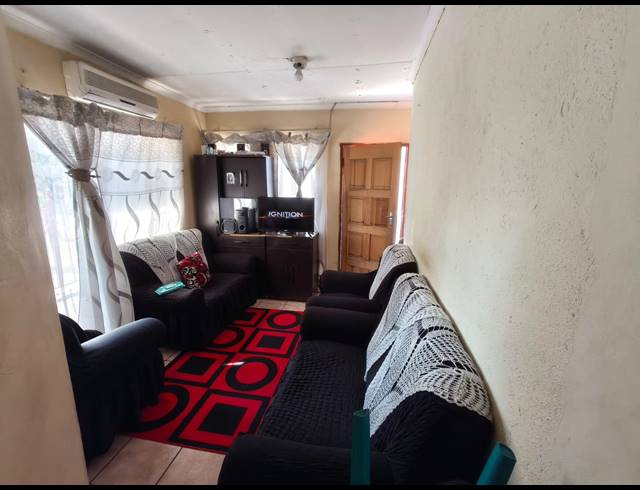 3 BEDROOM HOUSE FOR SALE IN BOITEKONG